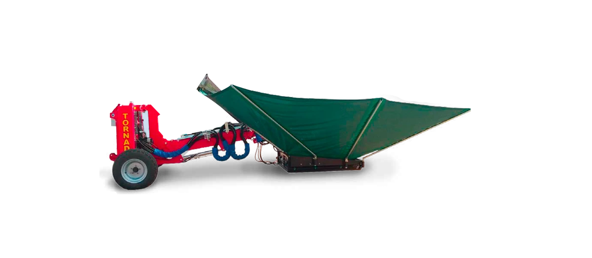 Trailed shaker tornado umbrella